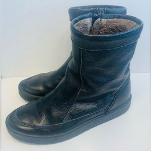 VTG Lambskin Ankle Boots Black wool lined 10/10 condition zippers